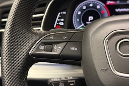 harmaa Audi Q8 2023 kuva 24.