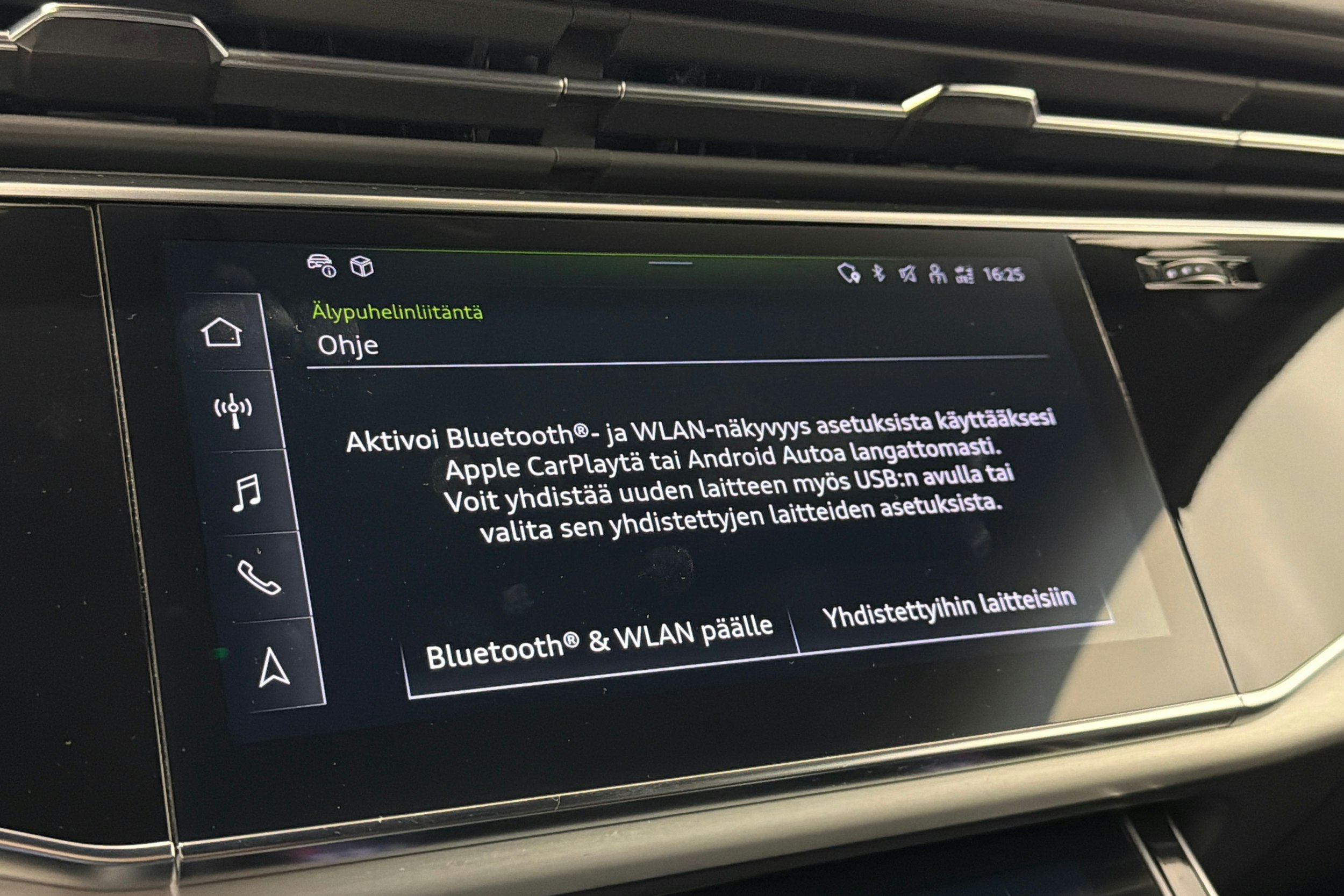 harmaa Audi Q8 2023 kuva 31.