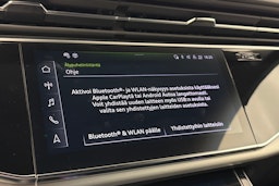 harmaa Audi Q8 2023 kuva 31.