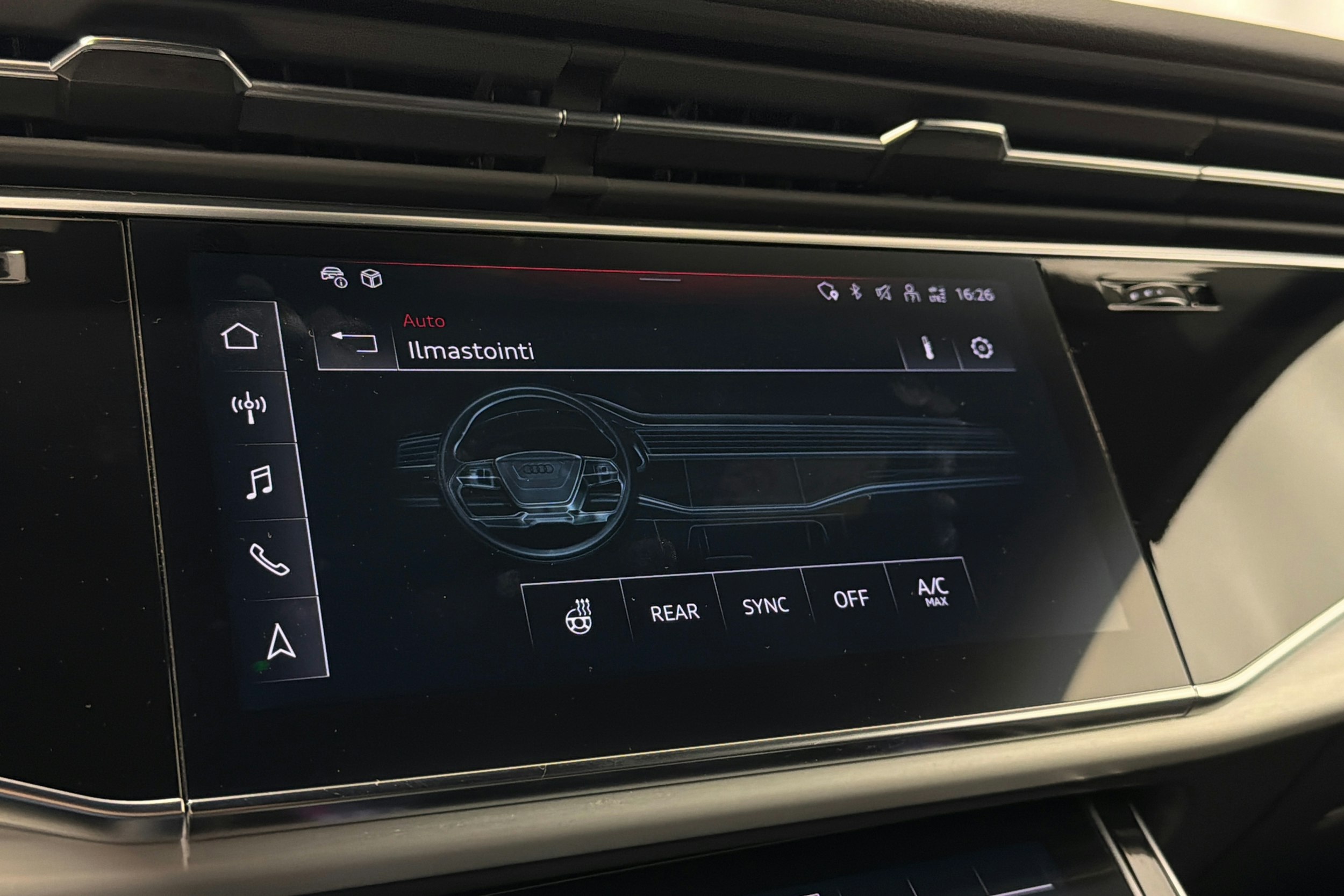 harmaa Audi Q8 2023 kuva 33.