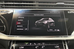 harmaa Audi Q8 2023 kuva 23.