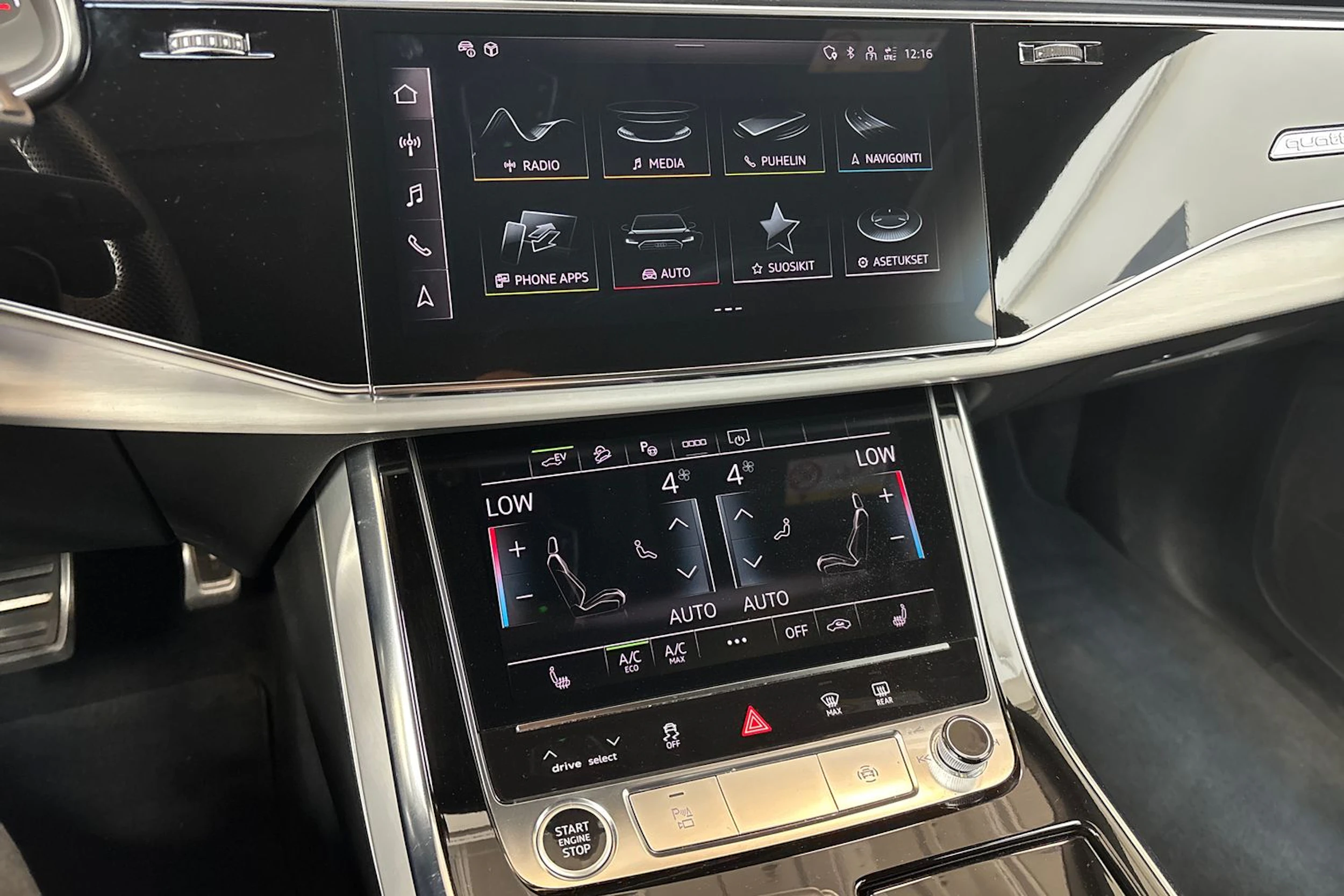 harmaa Audi Q8 2023 kuva 24.