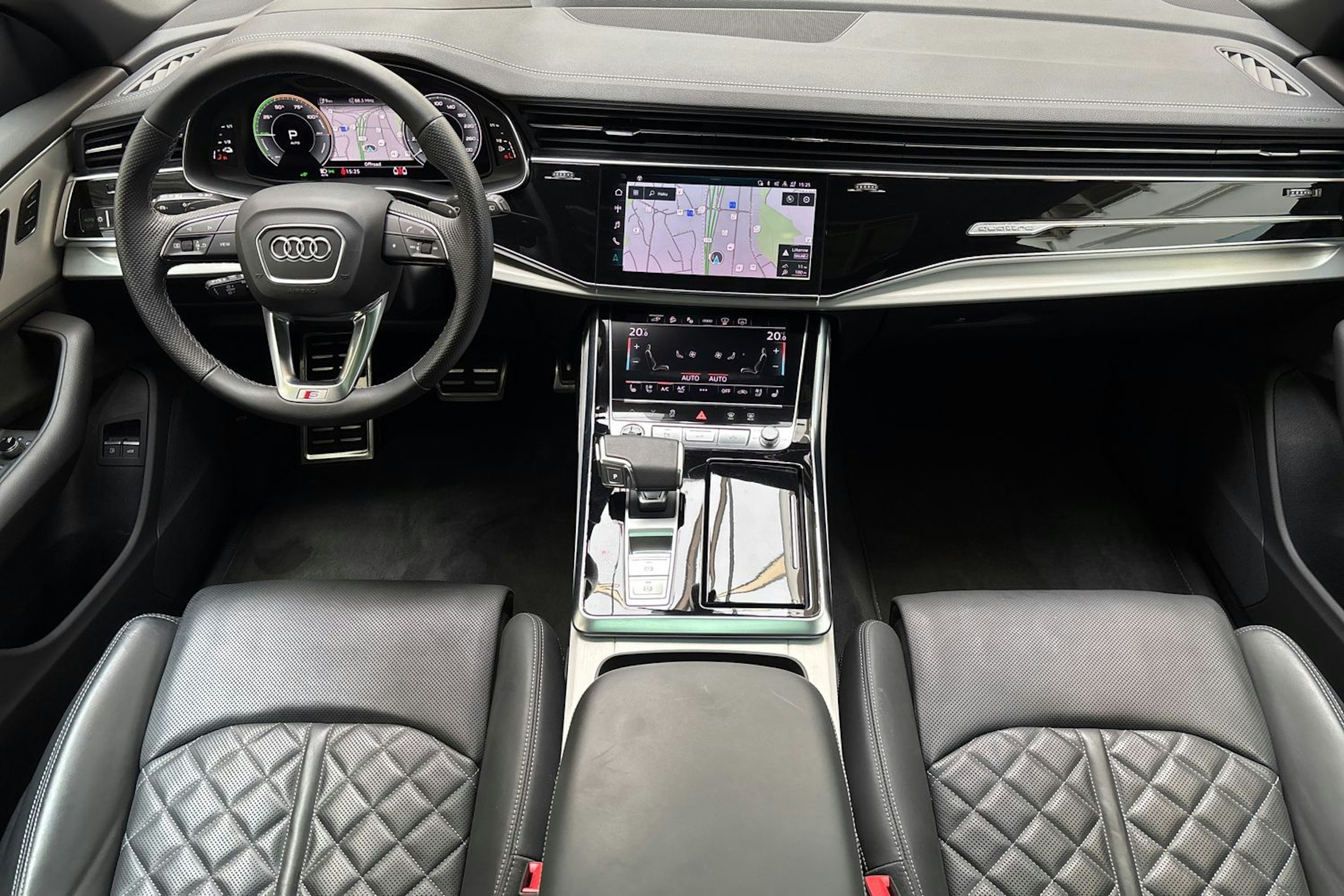 keltainen Audi Q8 2023 kuva 9.