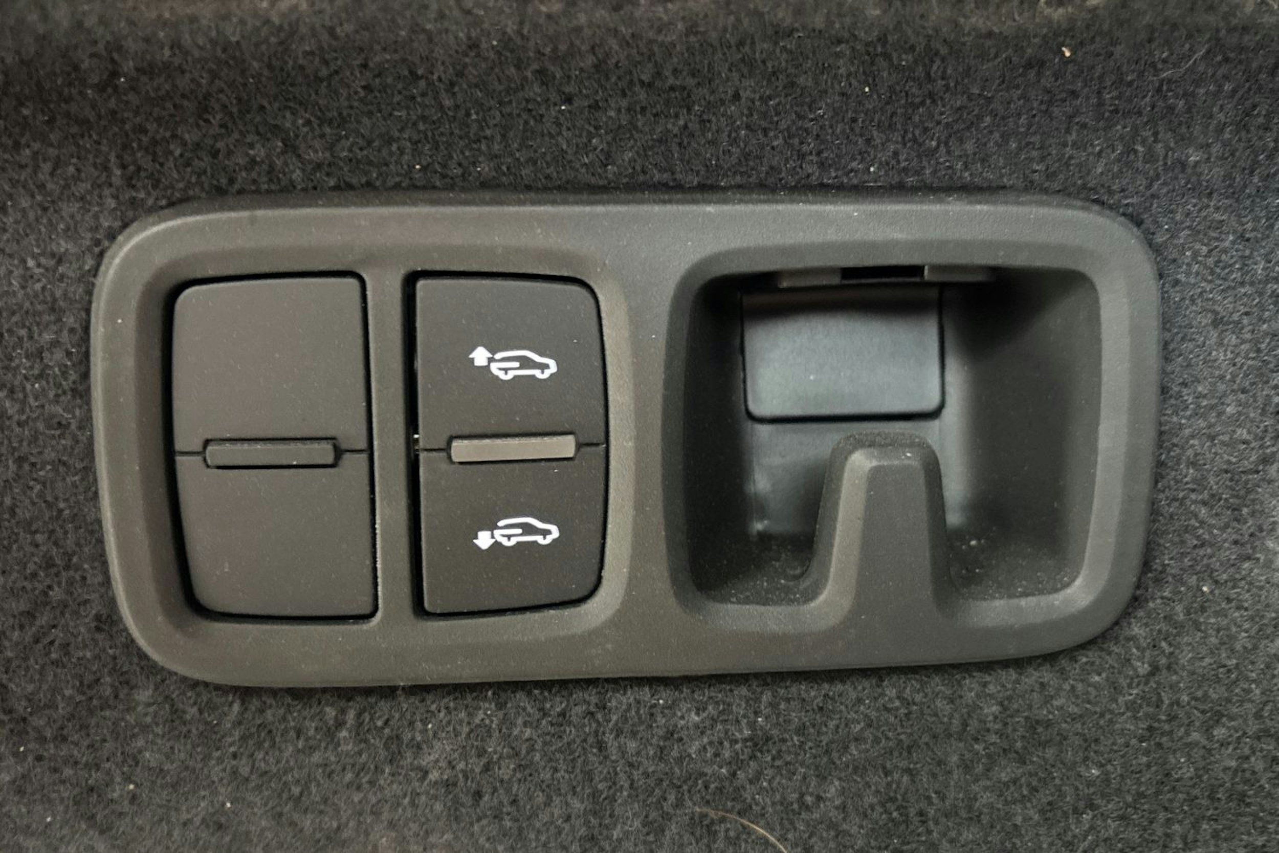 keltainen Audi Q8 2023 kuva 15.