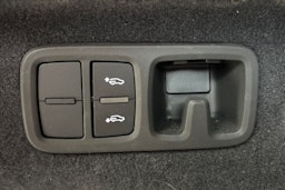 keltainen Audi Q8 2023 kuva 15.