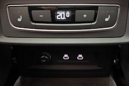 keltainen Audi Q8 2023 kuva 17.