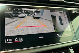 keltainen Audi Q8 2023 kuva 26.