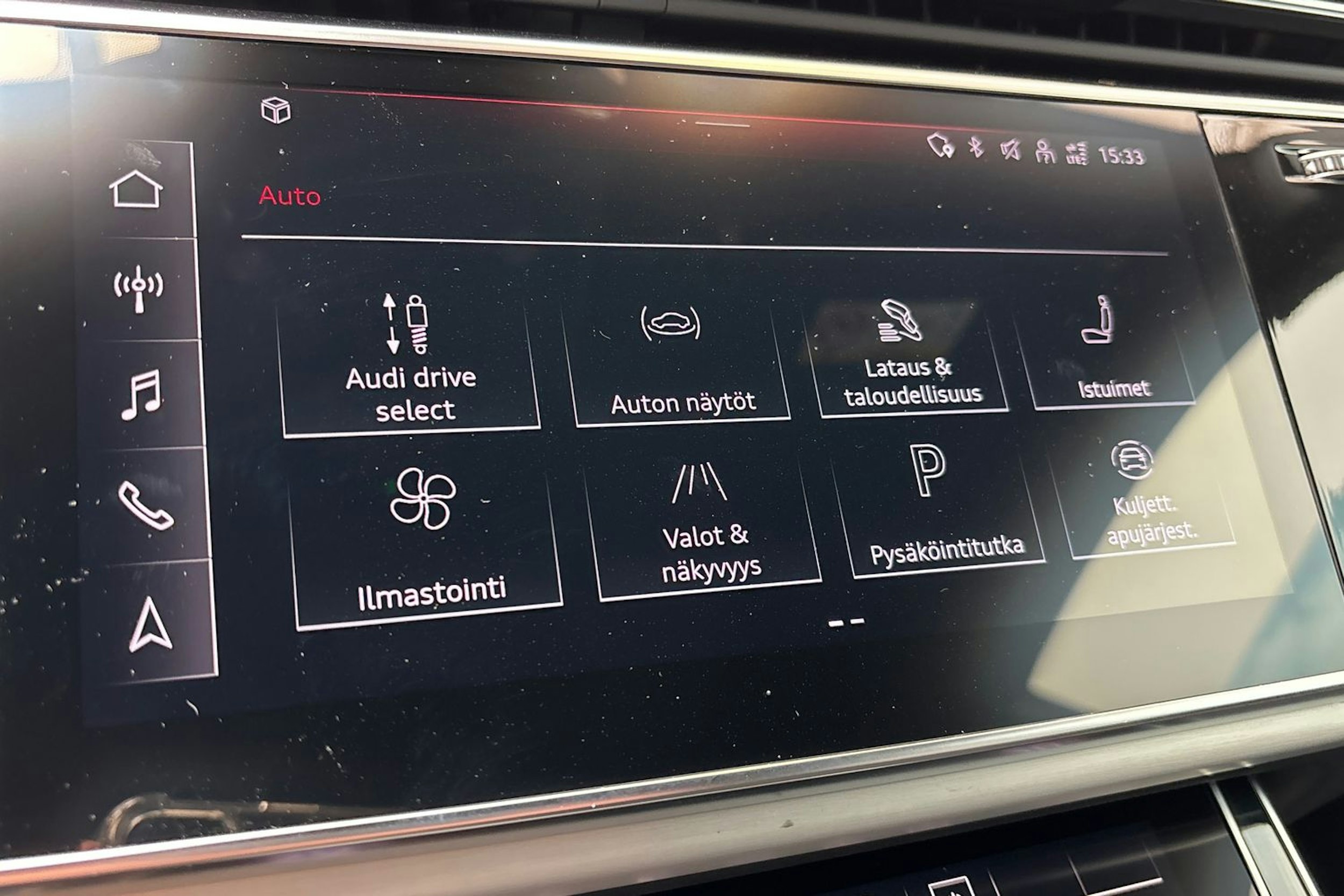 keltainen Audi Q8 2023 kuva 29.