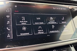 keltainen Audi Q8 2023 kuva 29.