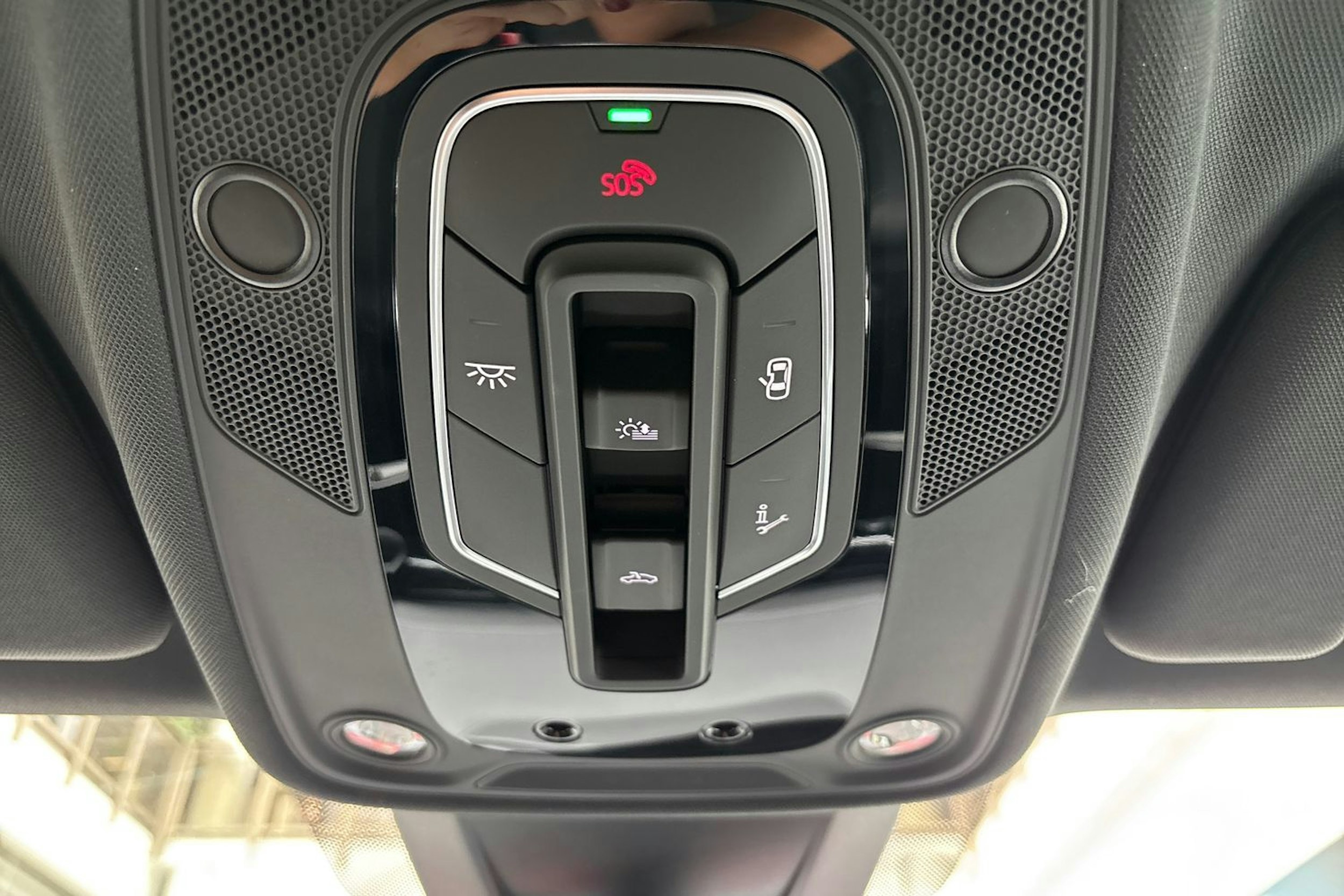 keltainen Audi Q8 2023 kuva 34.