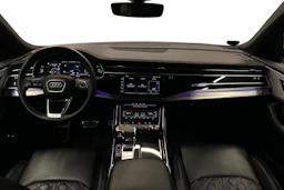 harmaa Audi Q8 2023 kuva 7.