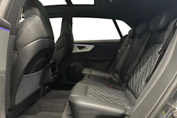 harmaa Audi Q8 2023 kuva 8.
