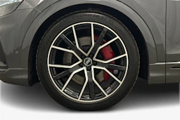 harmaa Audi Q8 2023 kuva 9.