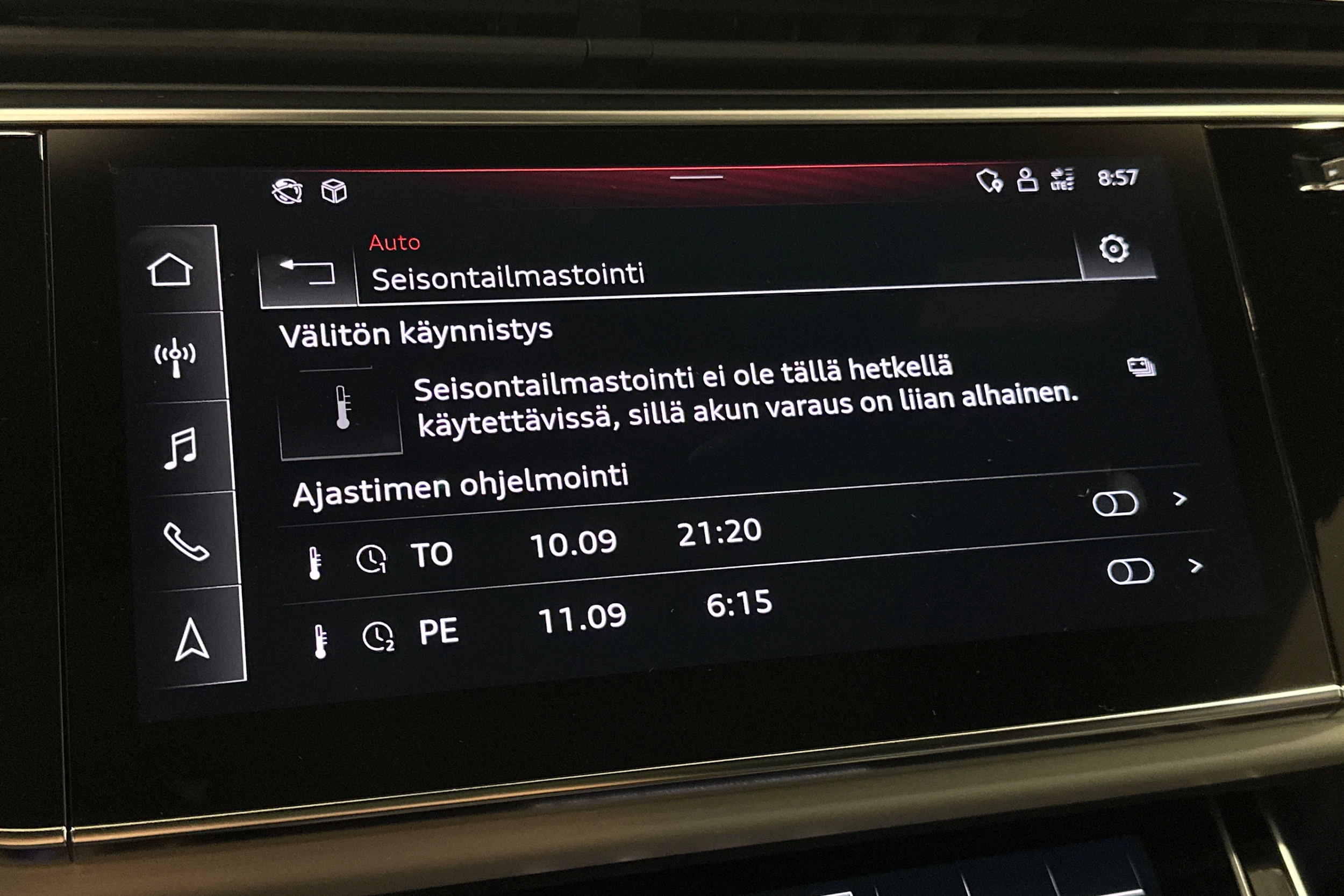 harmaa Audi Q8 2023 kuva 27.