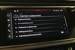 harmaa Audi Q8 2023 kuva 29.
