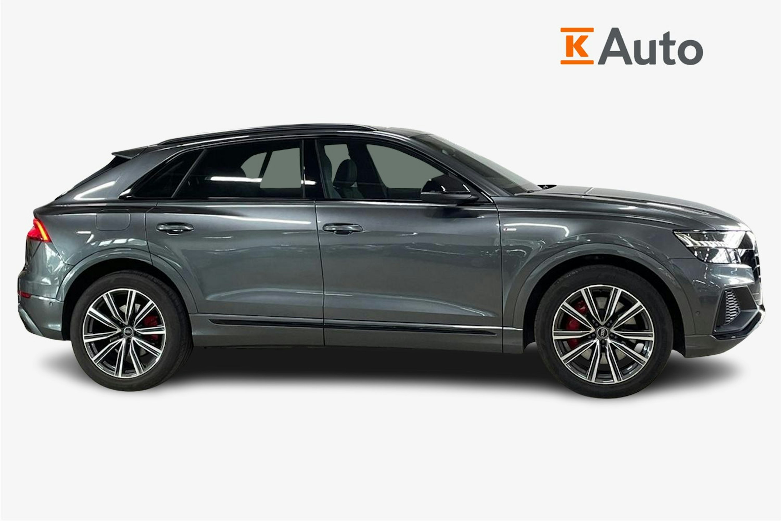 harmaa Audi Q8 2023 kuva 6.