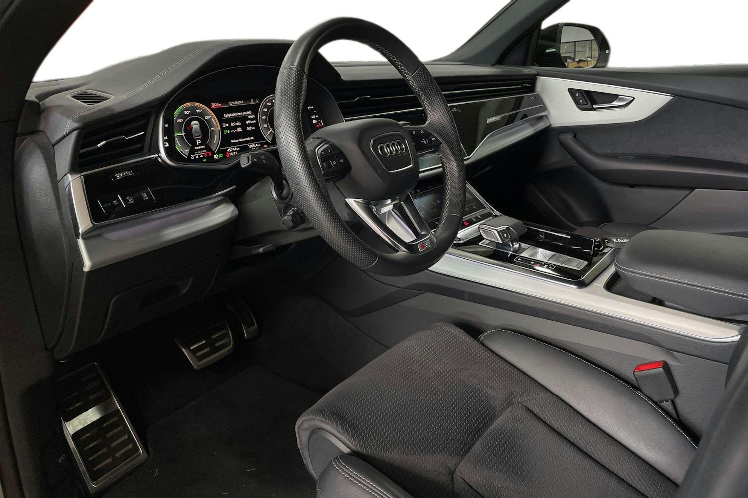 harmaa Audi Q8 2023 kuva 7.