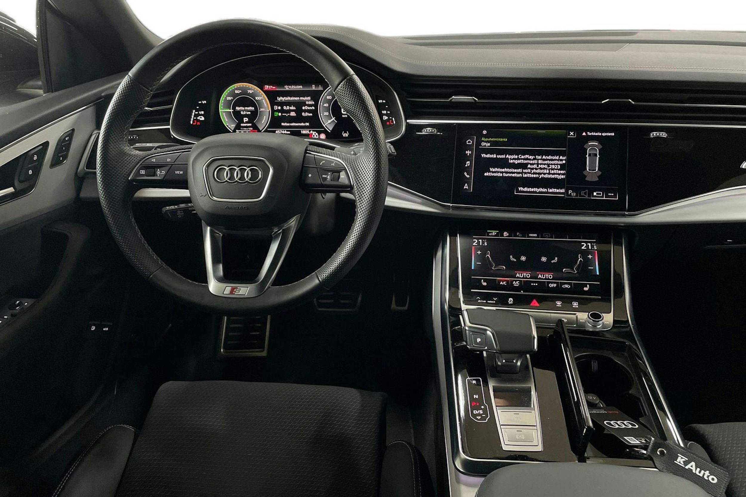 harmaa Audi Q8 2023 kuva 9.
