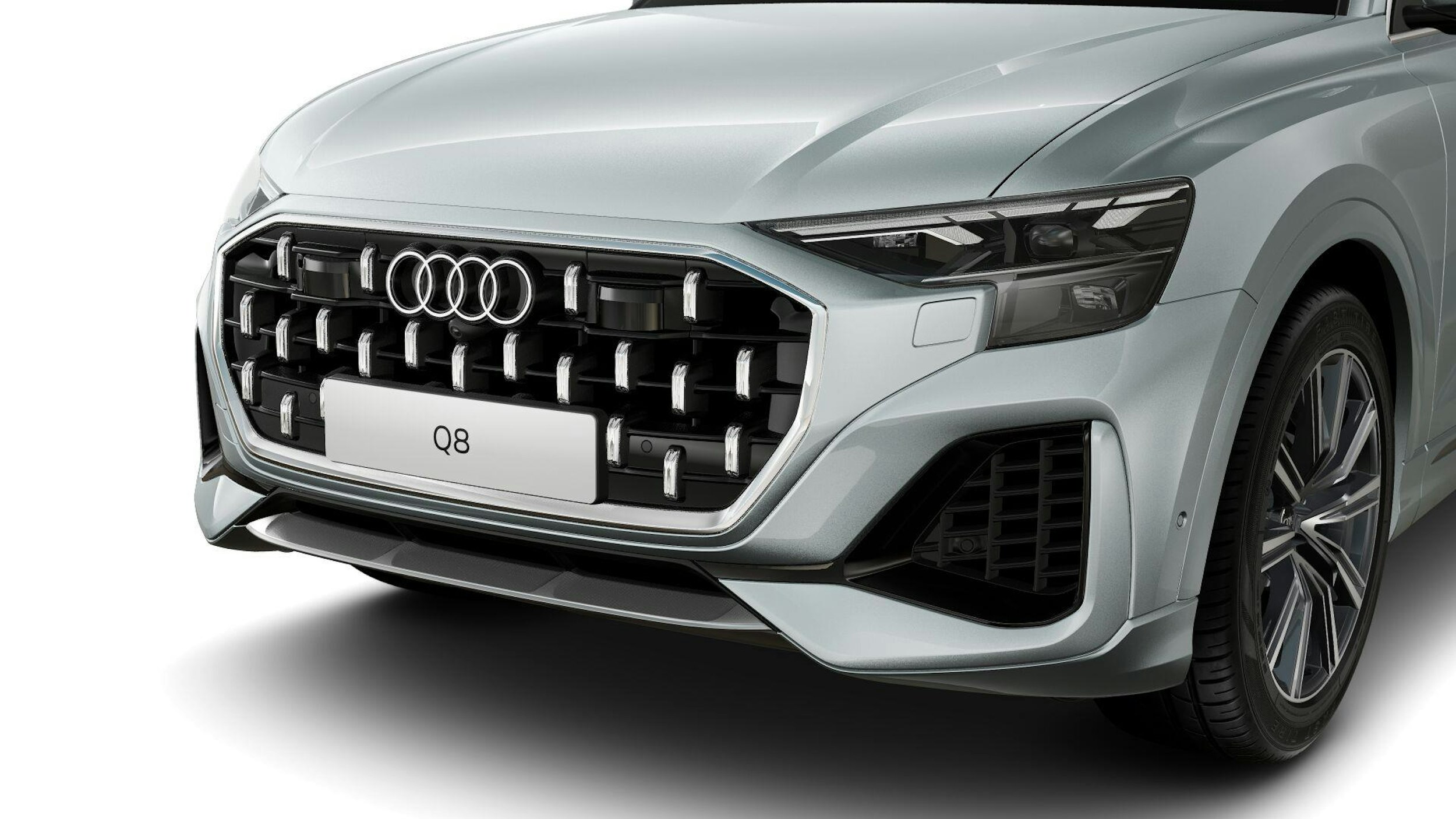 hopea Audi Q8 2024 kuva 6.