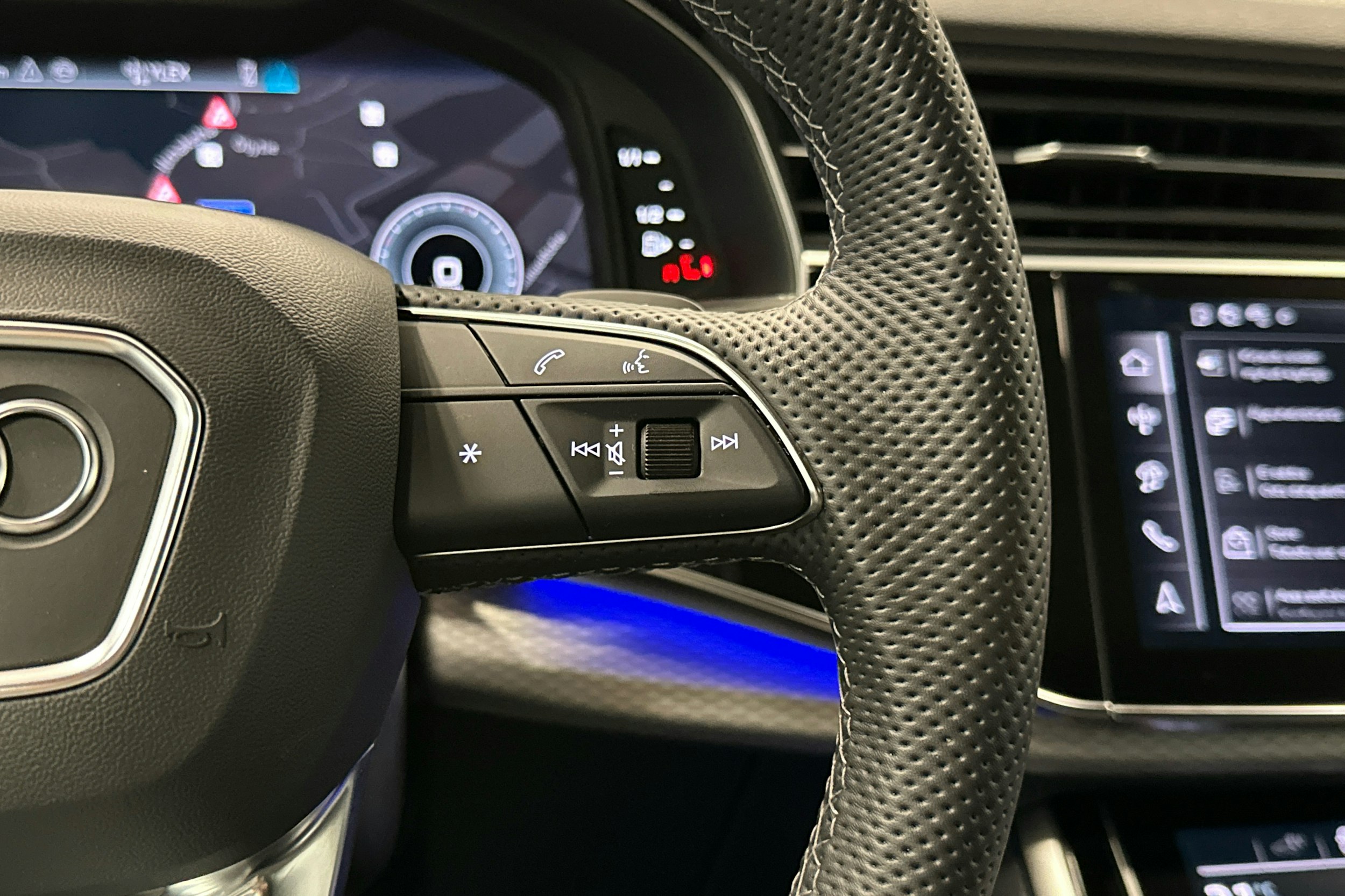 hopea Audi Q8 2024 kuva 10.