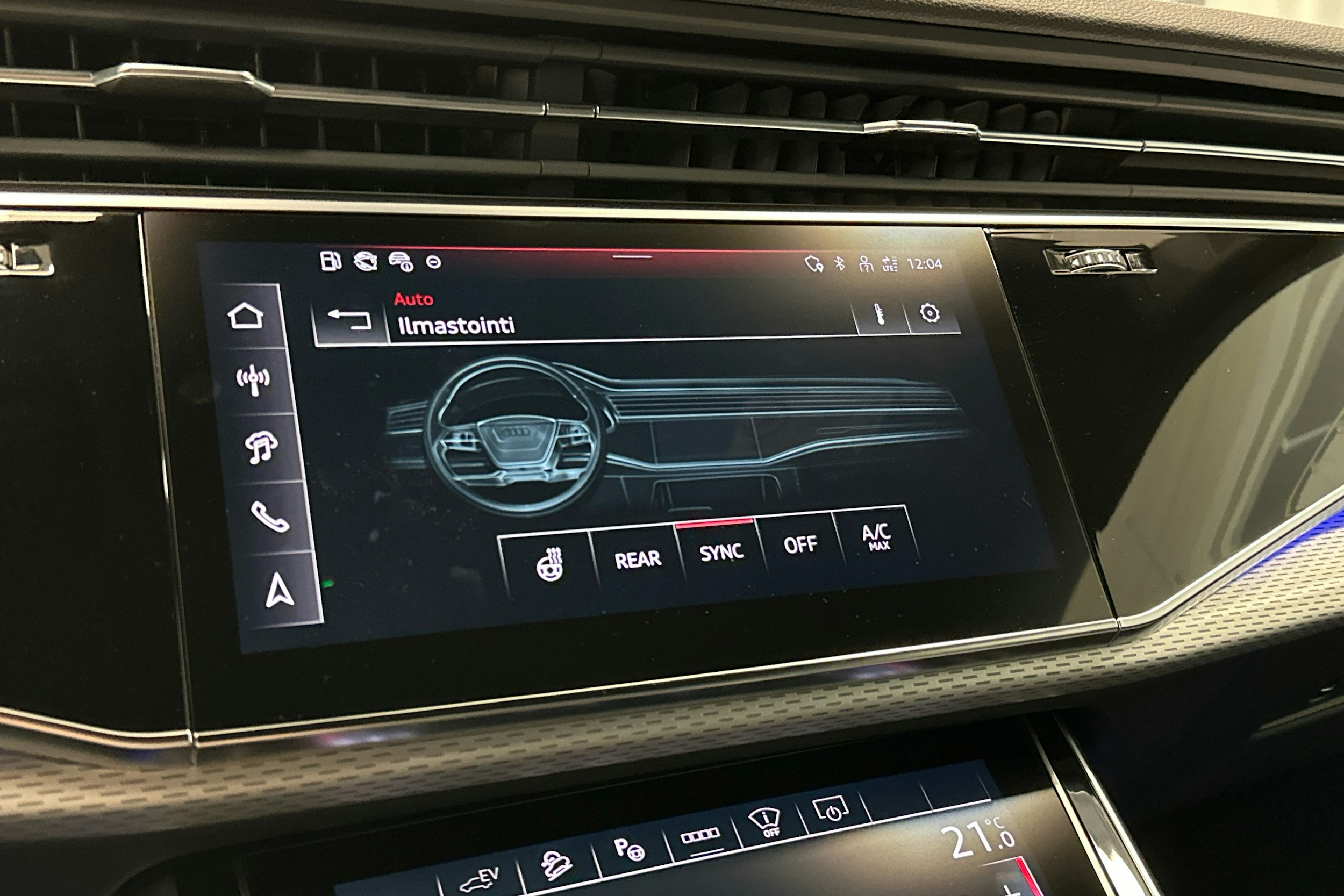 hopea Audi Q8 2024 kuva 18.
