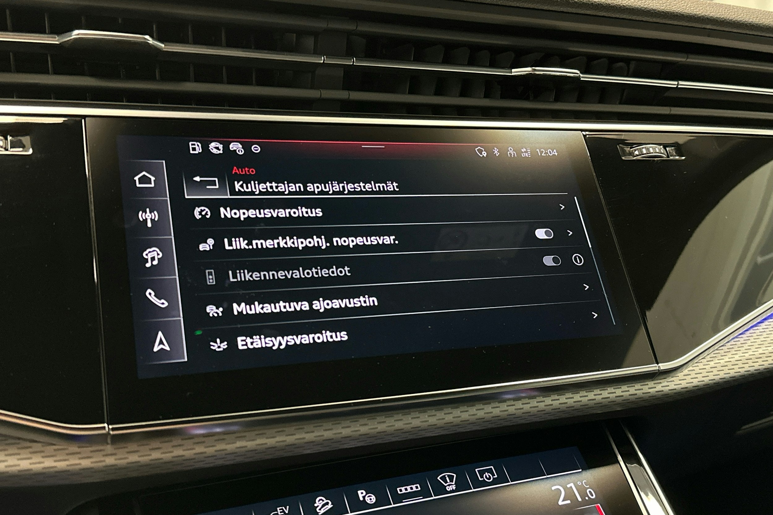 hopea Audi Q8 2024 kuva 20.