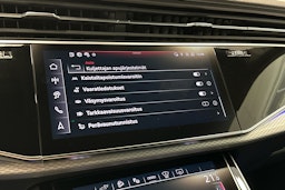 hopea Audi Q8 2024 kuva 21.