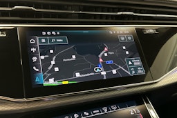 hopea Audi Q8 2024 kuva 22.