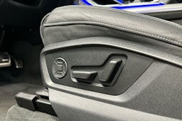 hopea Audi Q8 2024 kuva 26.