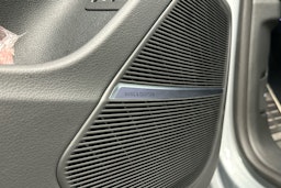 hopea Audi Q8 2024 kuva 28.