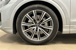 hopea Audi Q8 2024 kuva 35.