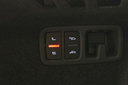 met. musta Audi Q8 2024 kuva 15.