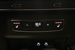 met. musta Audi Q8 2024 kuva 16.