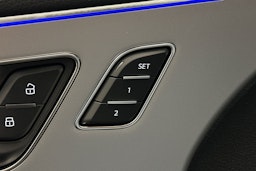 met. musta Audi Q8 2024 kuva 19.