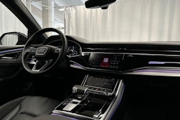 met. musta Audi Q8 2024 kuva 22.