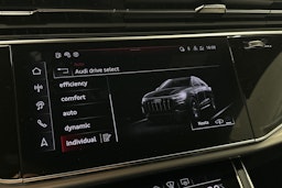 met. musta Audi Q8 2024 kuva 29.