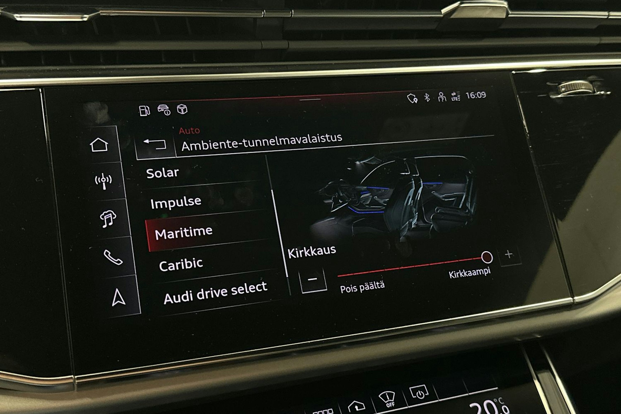 met. musta Audi Q8 2024 kuva 31.