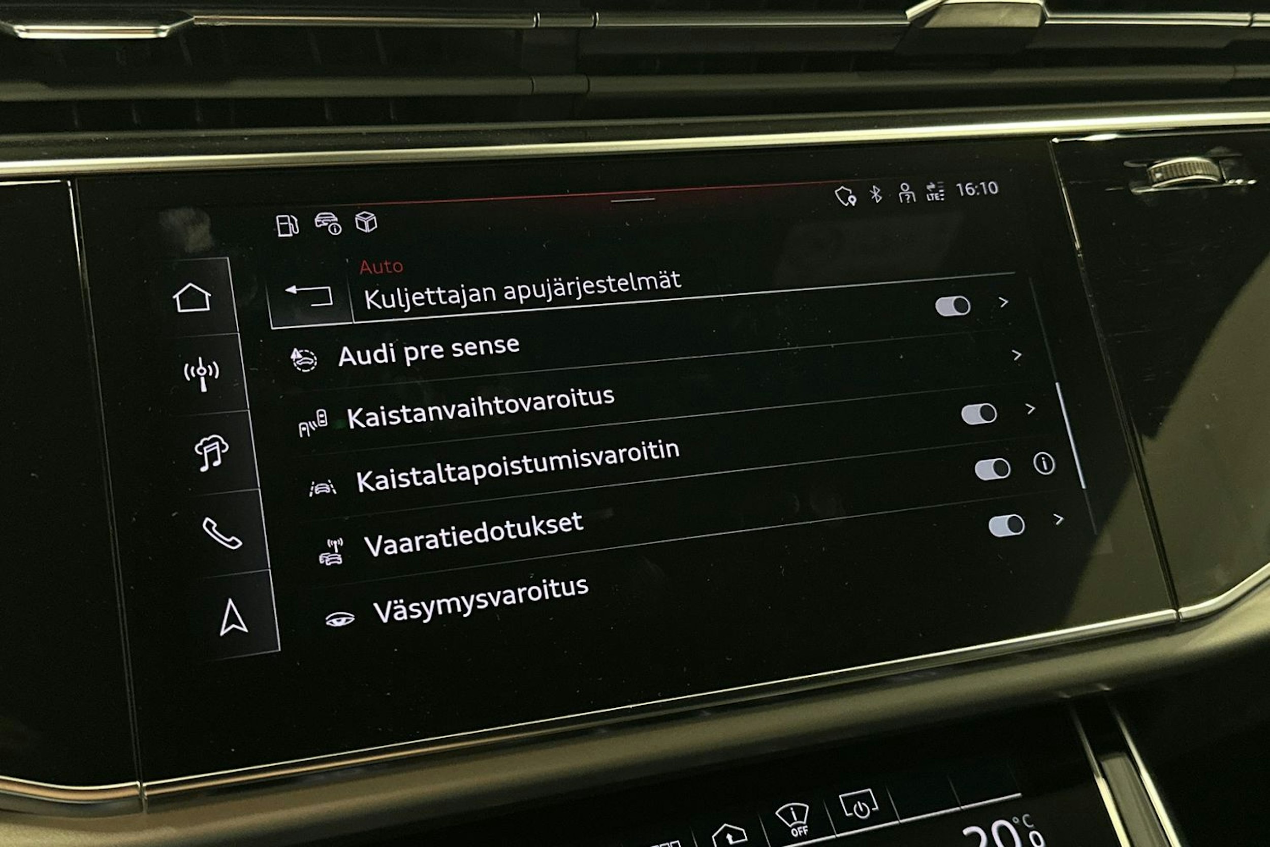 met. musta Audi Q8 2024 kuva 33.