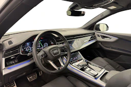 met. sininen Audi Q8 2024 kuva 6.