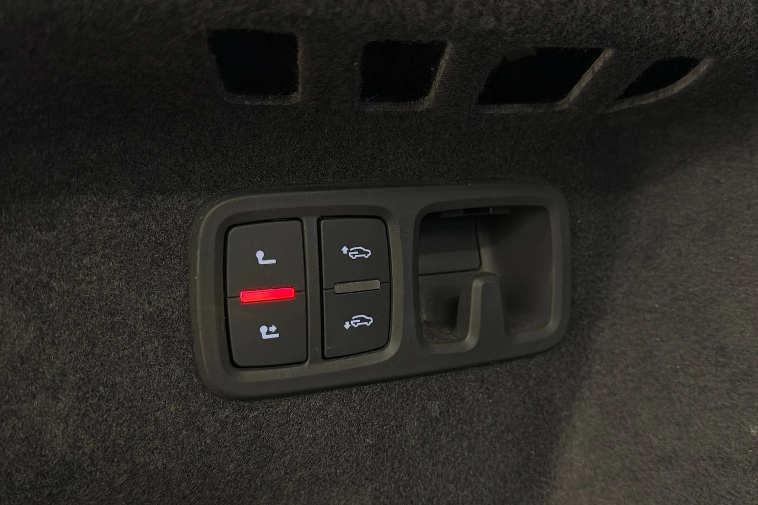 met. sininen Audi Q8 2024 kuva 14.