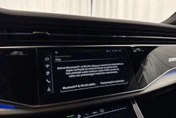 met. sininen Audi Q8 2024 kuva 27.