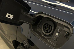 met. sininen Audi Q8 2024 kuva 36.