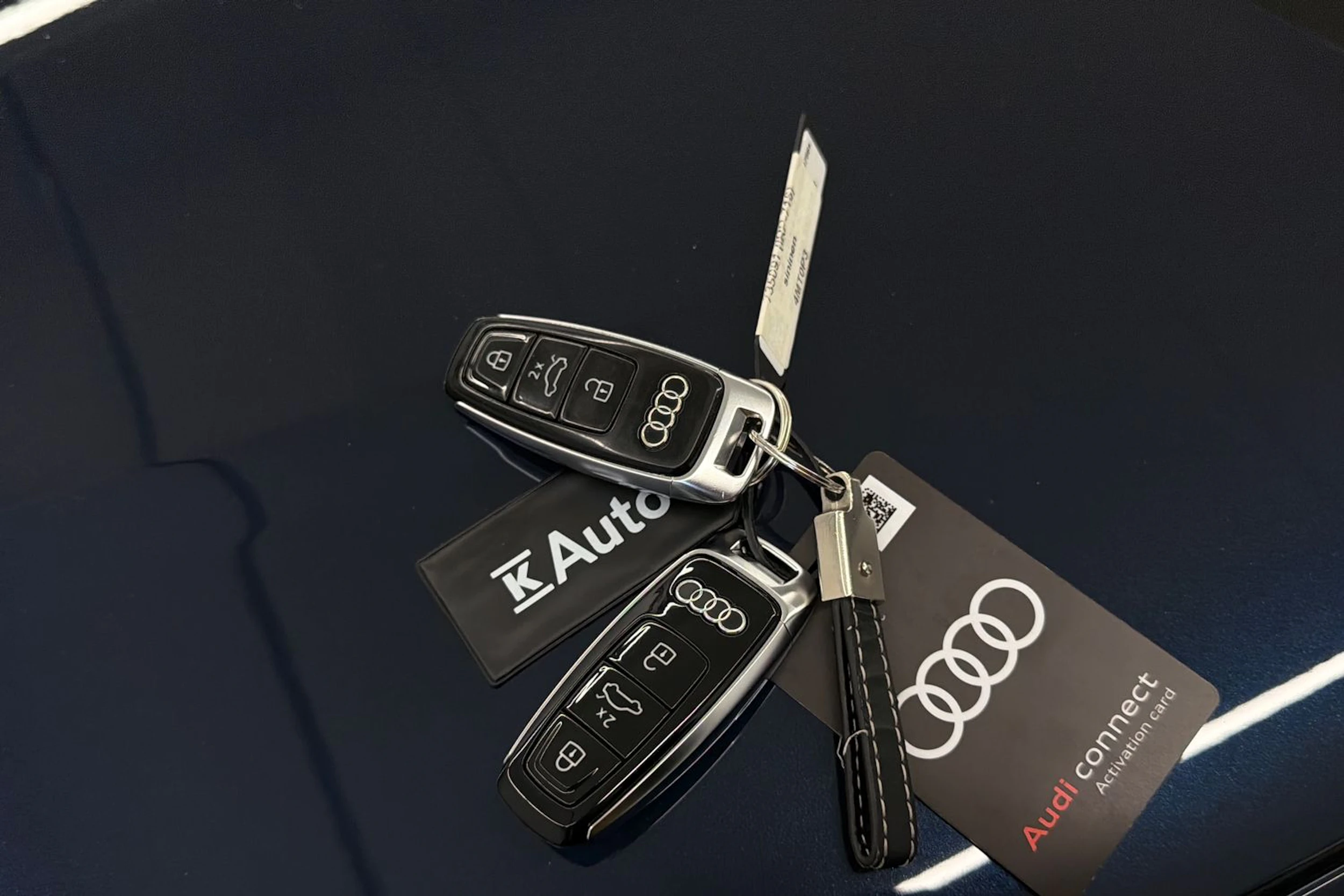 met. sininen Audi Q8 2024 kuva 38.