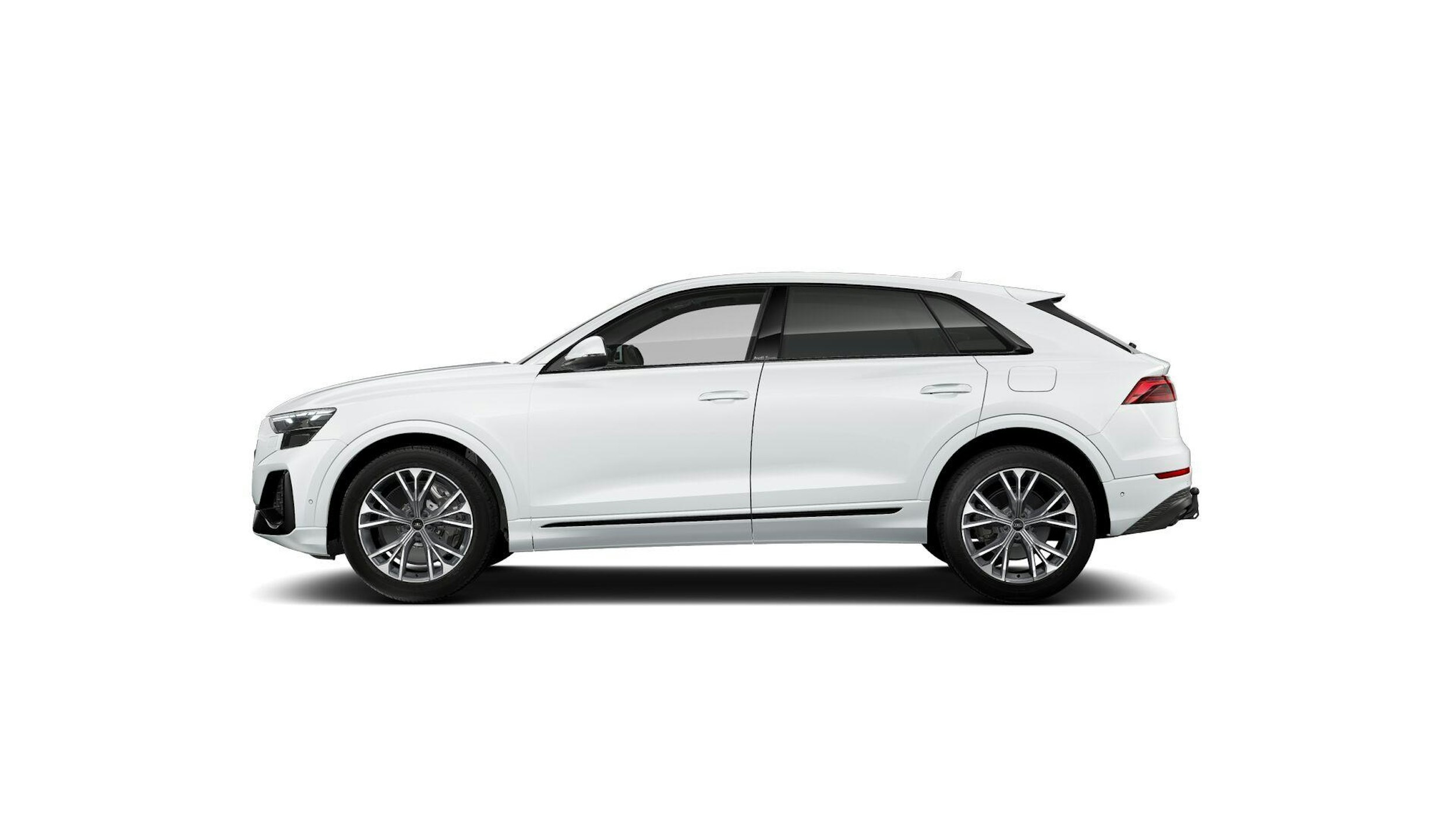 valkoinen Audi Q8 2025 kuva 6.