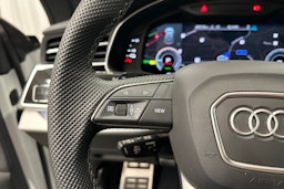 valkoinen Audi Q8 2025 kuva 11.