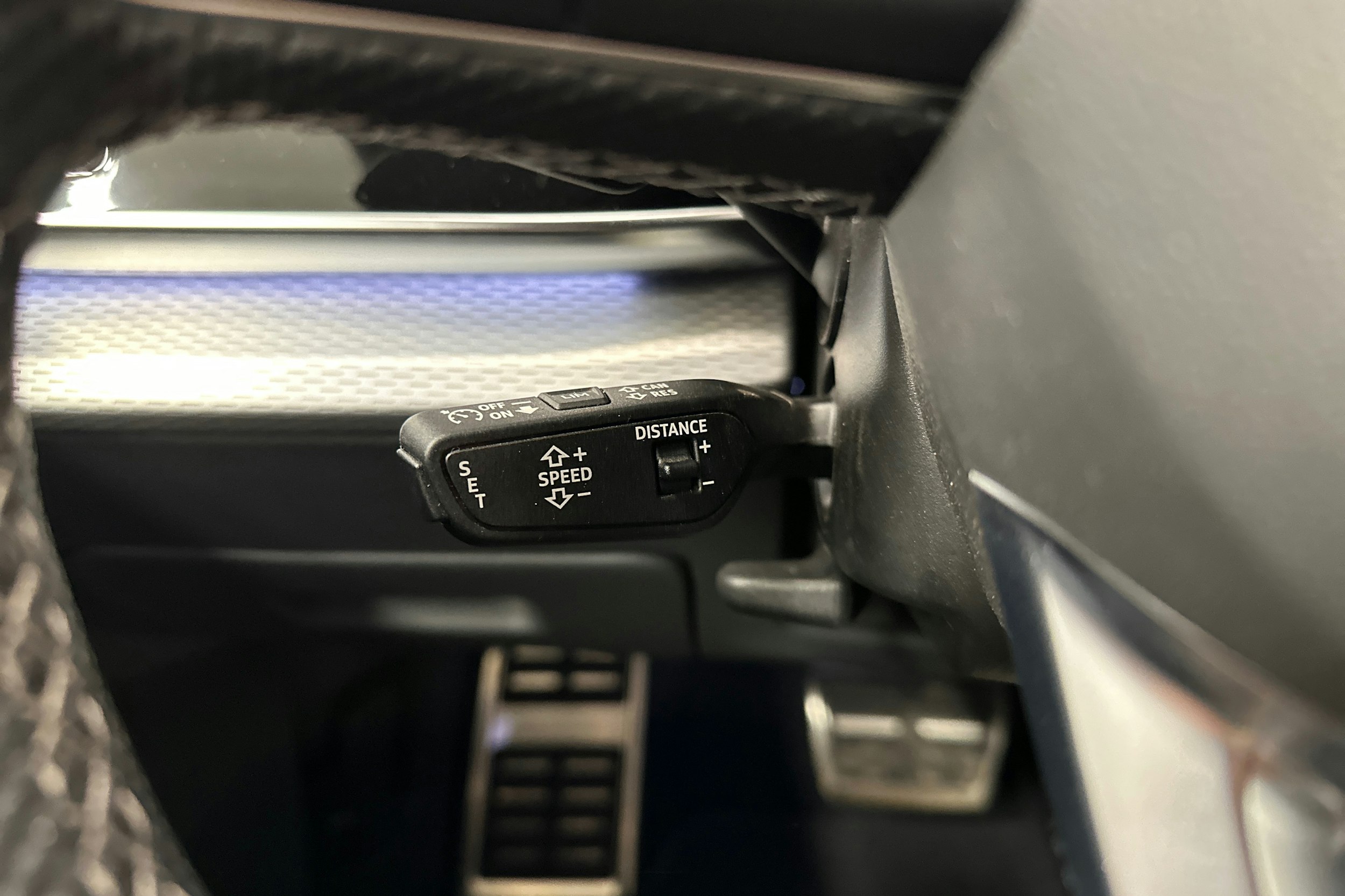 valkoinen Audi Q8 2025 kuva 14.