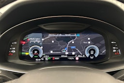 valkoinen Audi Q8 2025 kuva 15.