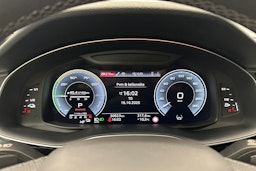 valkoinen Audi Q8 2025 kuva 16.