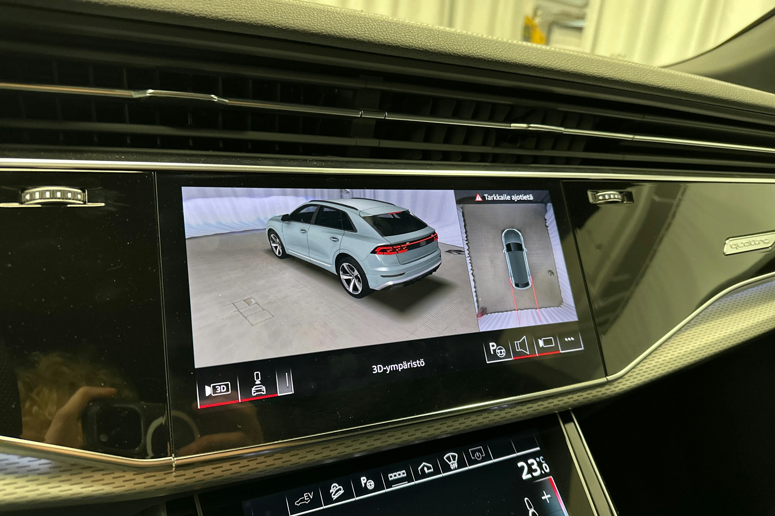 valkoinen Audi Q8 2025 kuva 19.