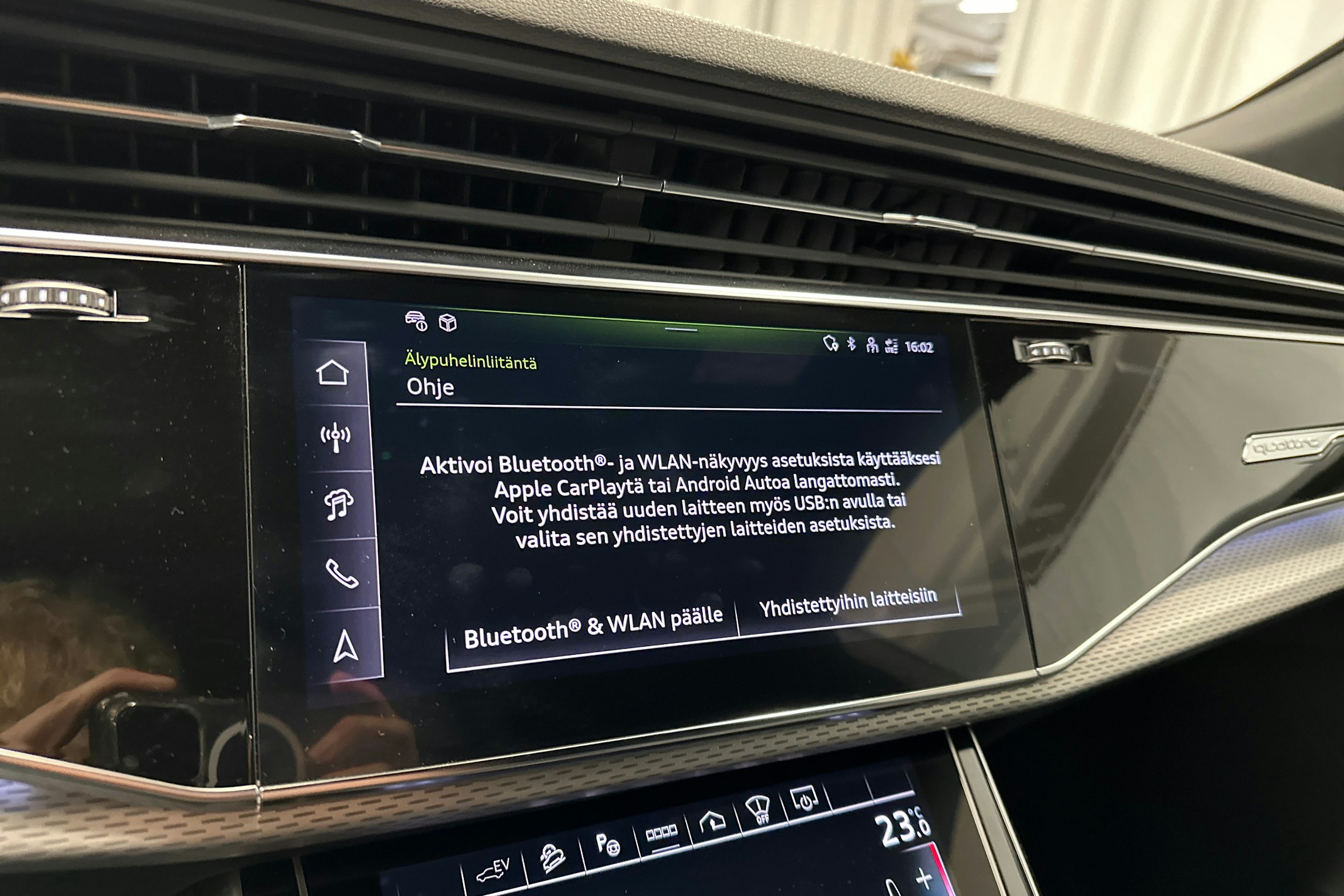 valkoinen Audi Q8 2025 kuva 21.